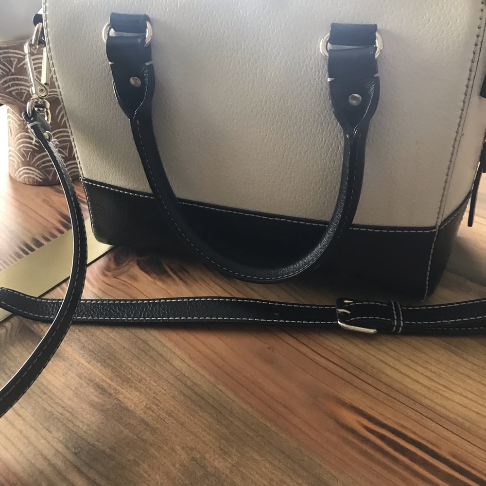 Kate Spade ♠️ Purse - Picture 4 of 4